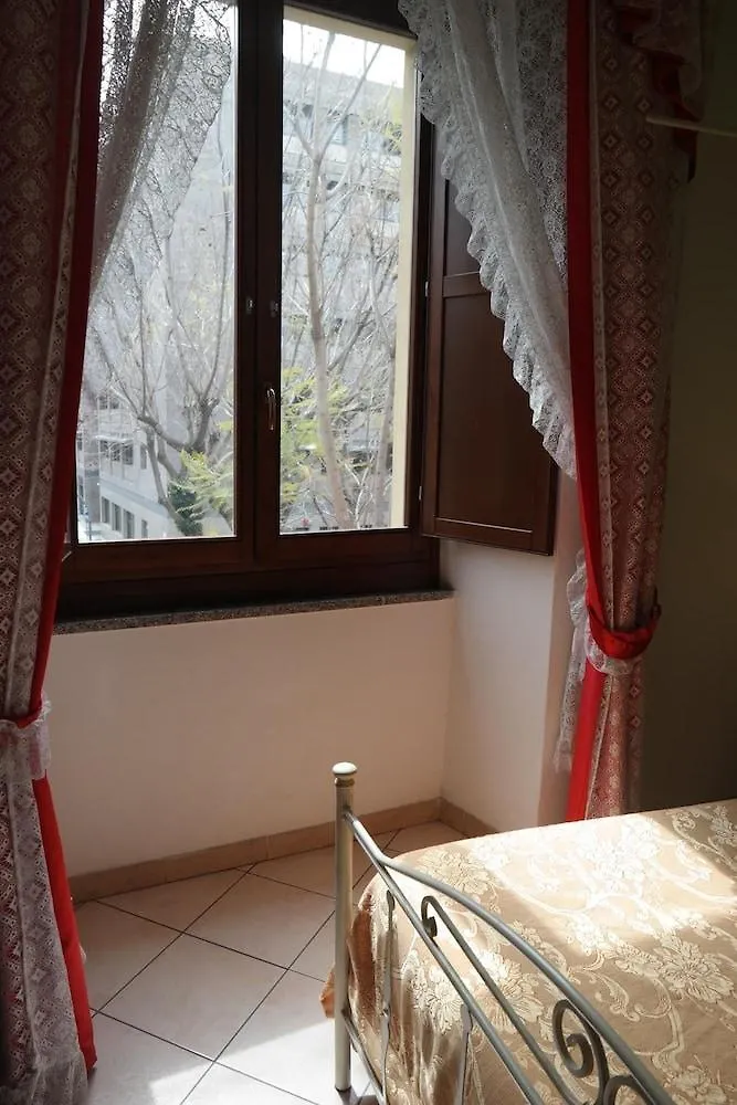 Hotel 4 Mori Кальяри